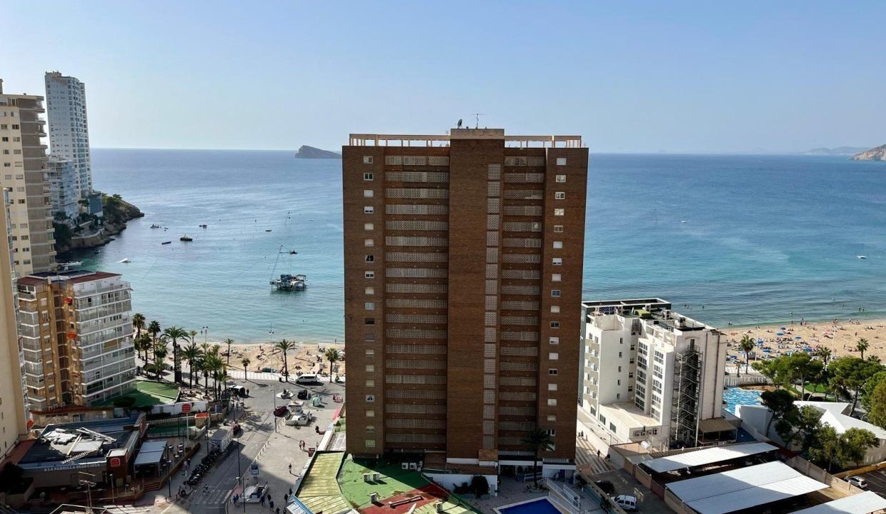 Dormitori de Apartament en venda en Benidorm amb Terrassa i Alarma