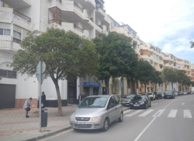 Piso en Venta en C/ Almogía en La Barriguilla