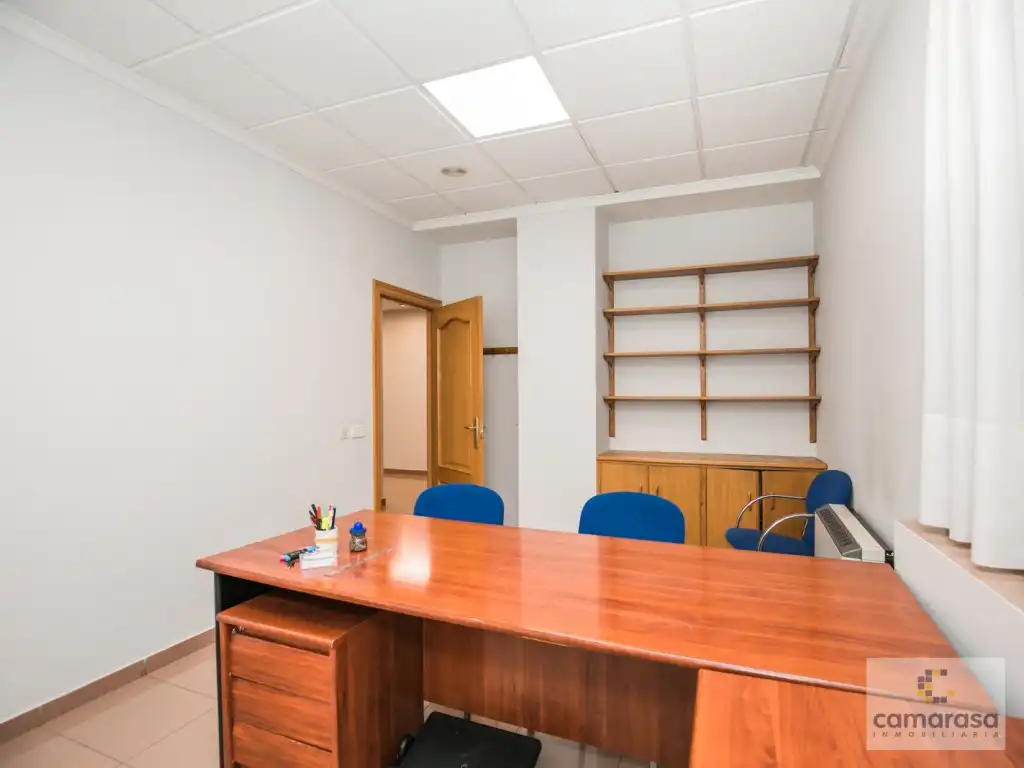 Local en venta en Ávila
