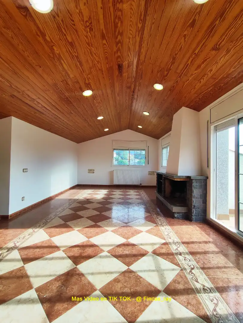Sala de estar de Casa o chalet en venta en Bigues i Riells del Fai con Calefacción, Jardín privado y Terraza