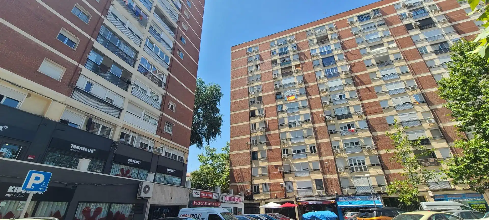 Vista exterior de Apartament en venda en Madrid amb Calefacció