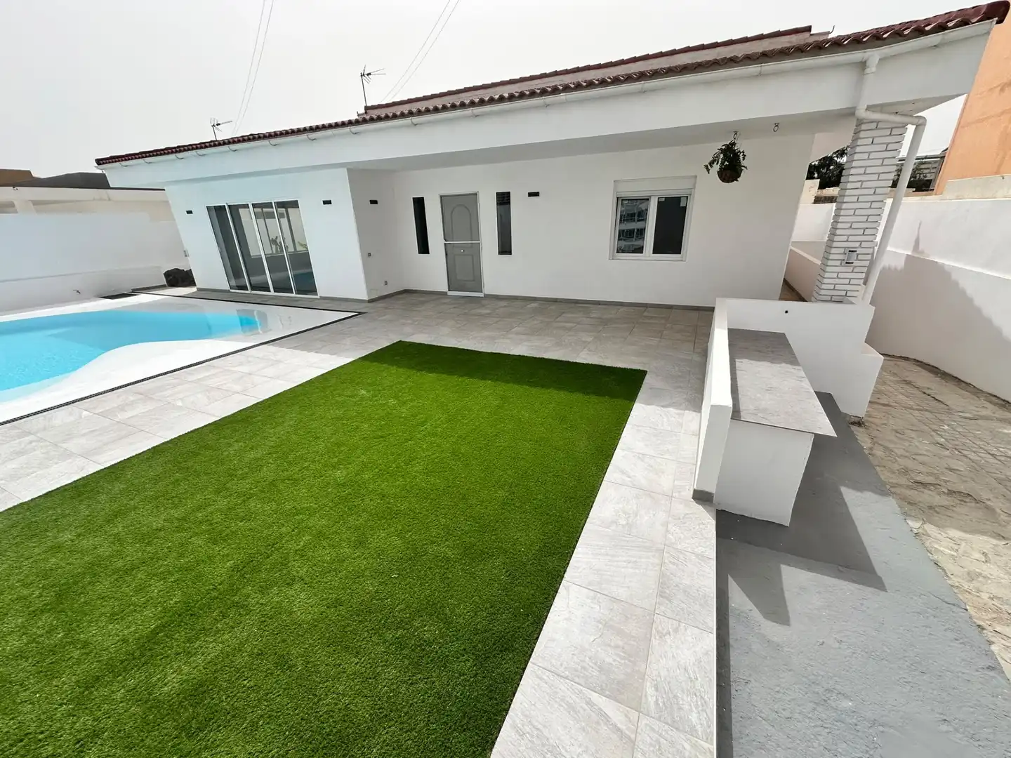 Detached house with terrace for sale in Calle Míster Blisse 56, imagen 3