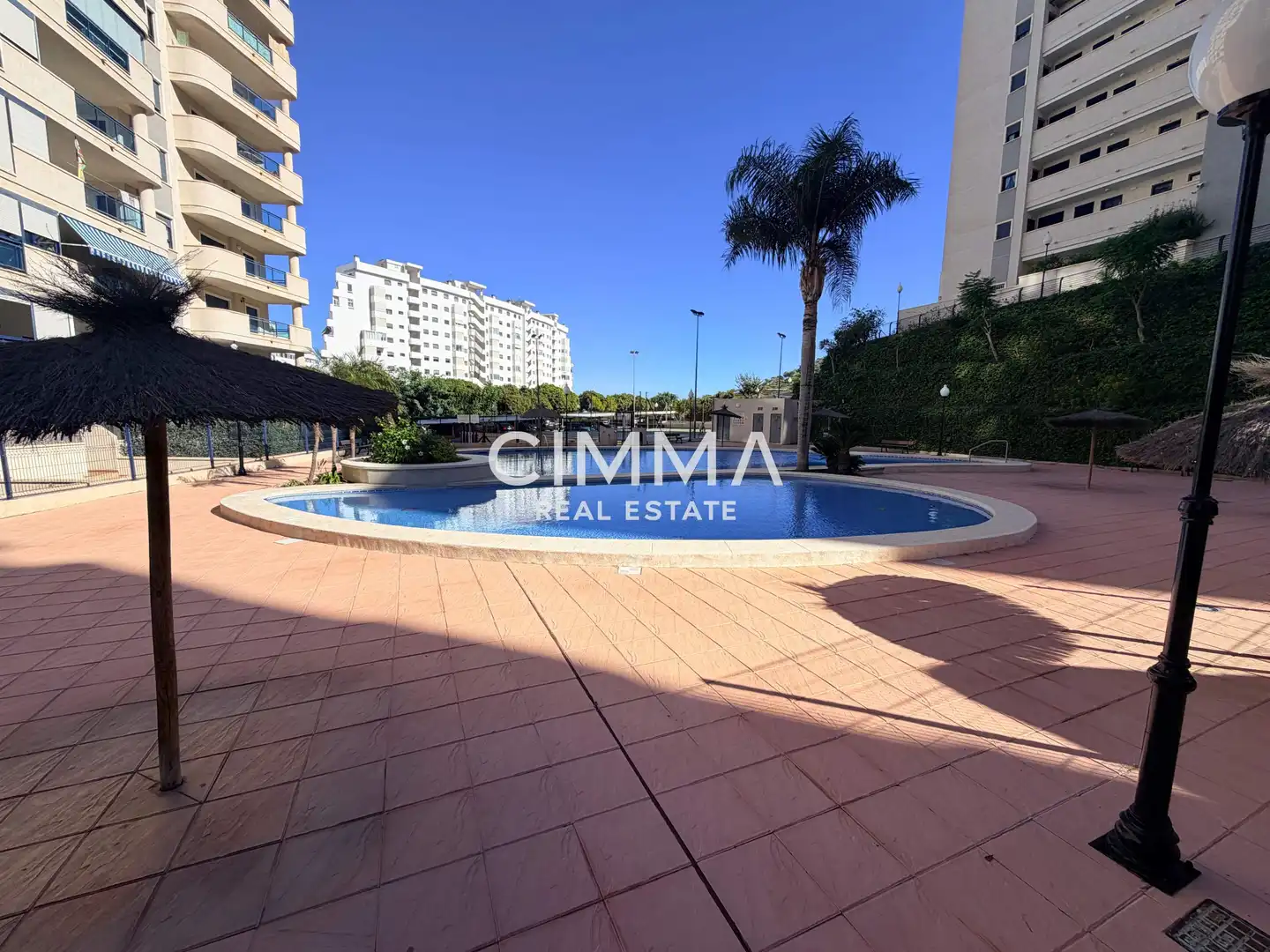 Schwimmbecken von Erdgeschoss zum Verkauf in Villajoyosa / La Vila Joiosa mit Privatgarten, Terrasse und Schwimmbad