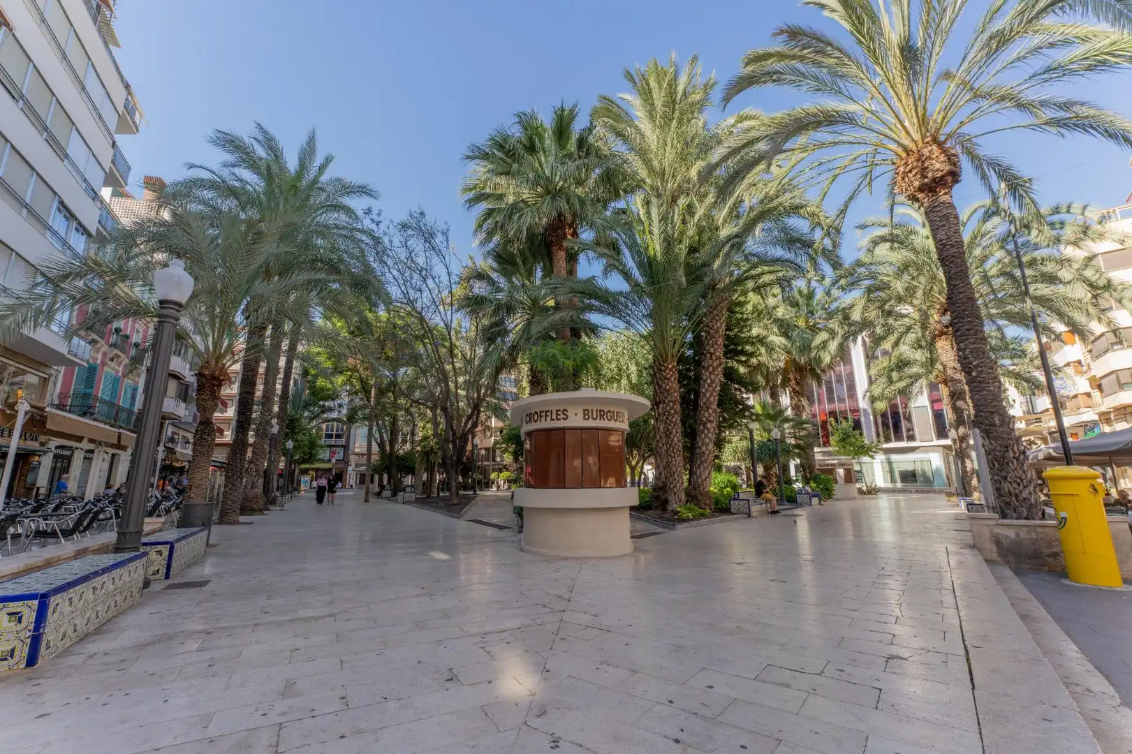 Vista exterior de Pis en venda en Elche / Elx amb Balcó