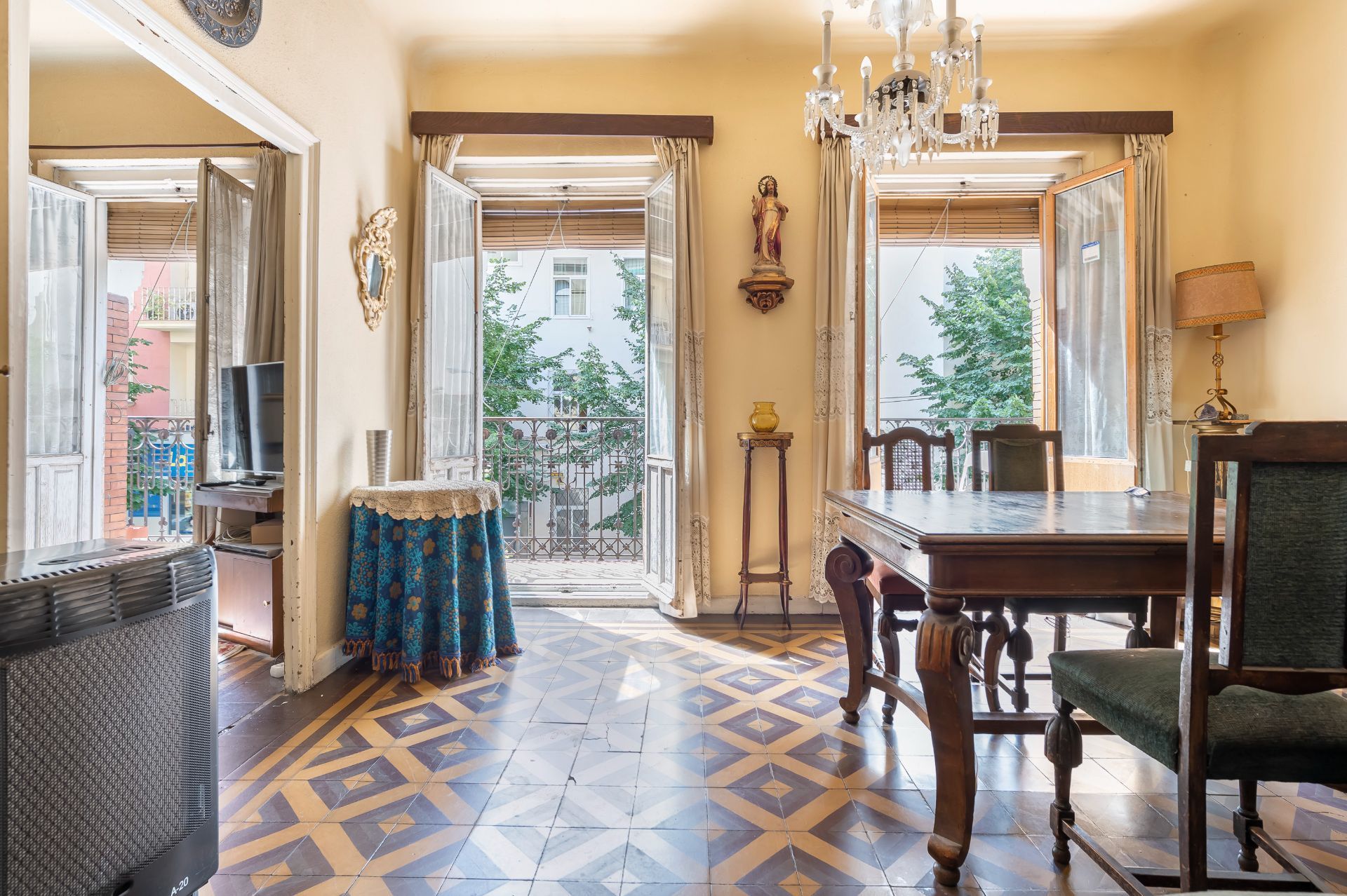 Dining room of Flat for sale in  Madrid Capital  with Heating