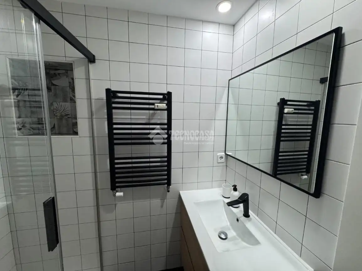 Badezimmer von Wohnung zur Miete in Madrid mit Klimaanlage, Heizung und Parkett