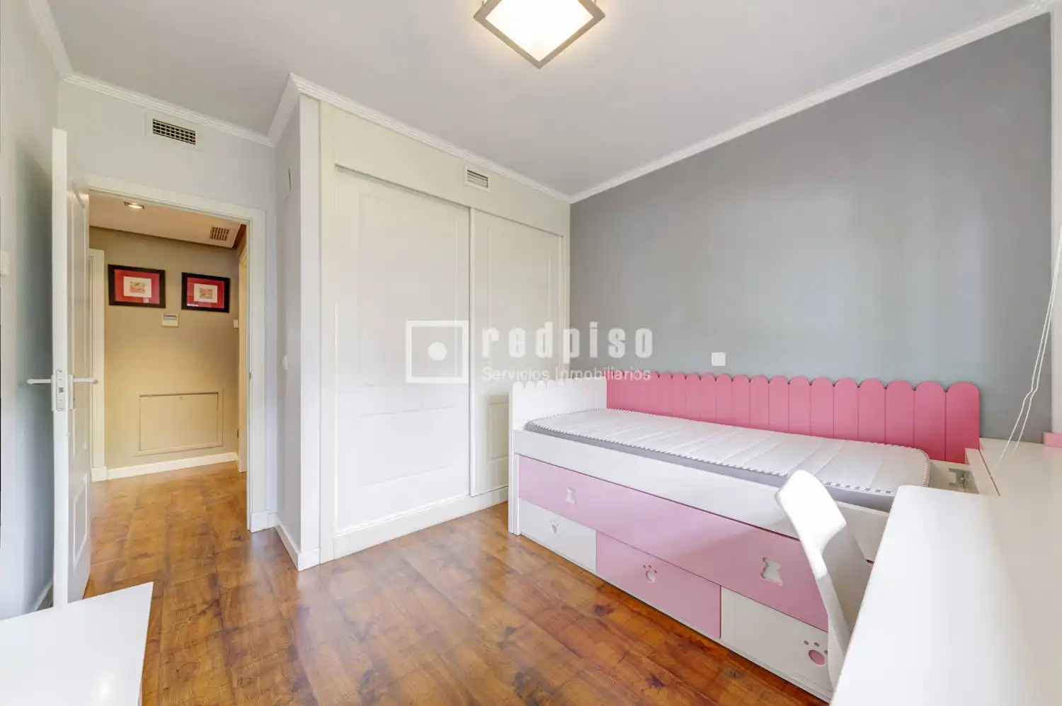 Bedroom of Houses for sale in Pozuelo de Alarcón  with Air Conditioner, Heating and Private garden