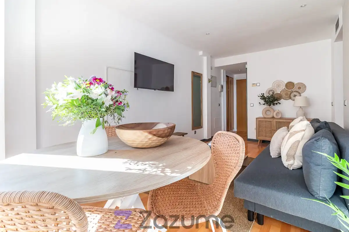 Flat for rent in C. del Divino Redentor, Valdeacederas