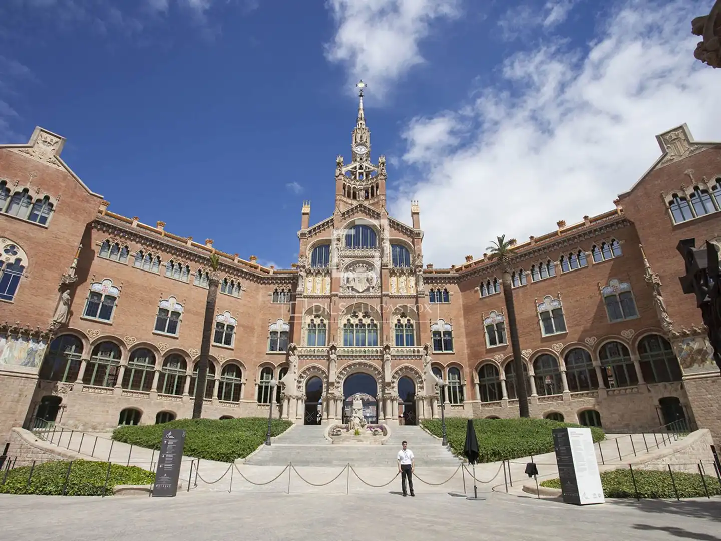 Vista exterior de Pis en venda en Barcelona amb Aire condicionat, Jardí privat i Terrassa