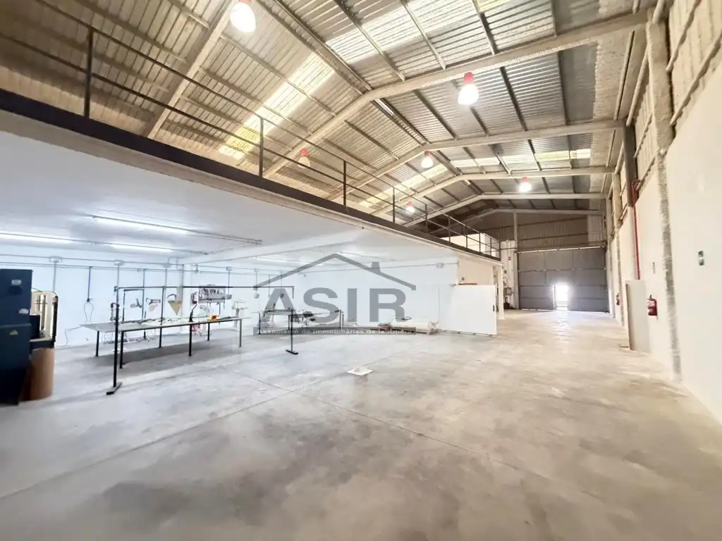 Nave industrial in vendita a Avenida Drets Humans, imagen 2