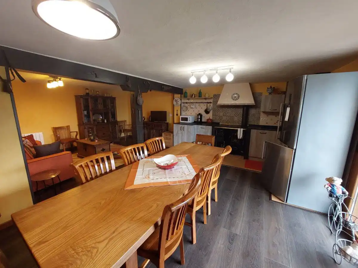 Casa con piscina en venta en Condado de Treviño, imagen 4