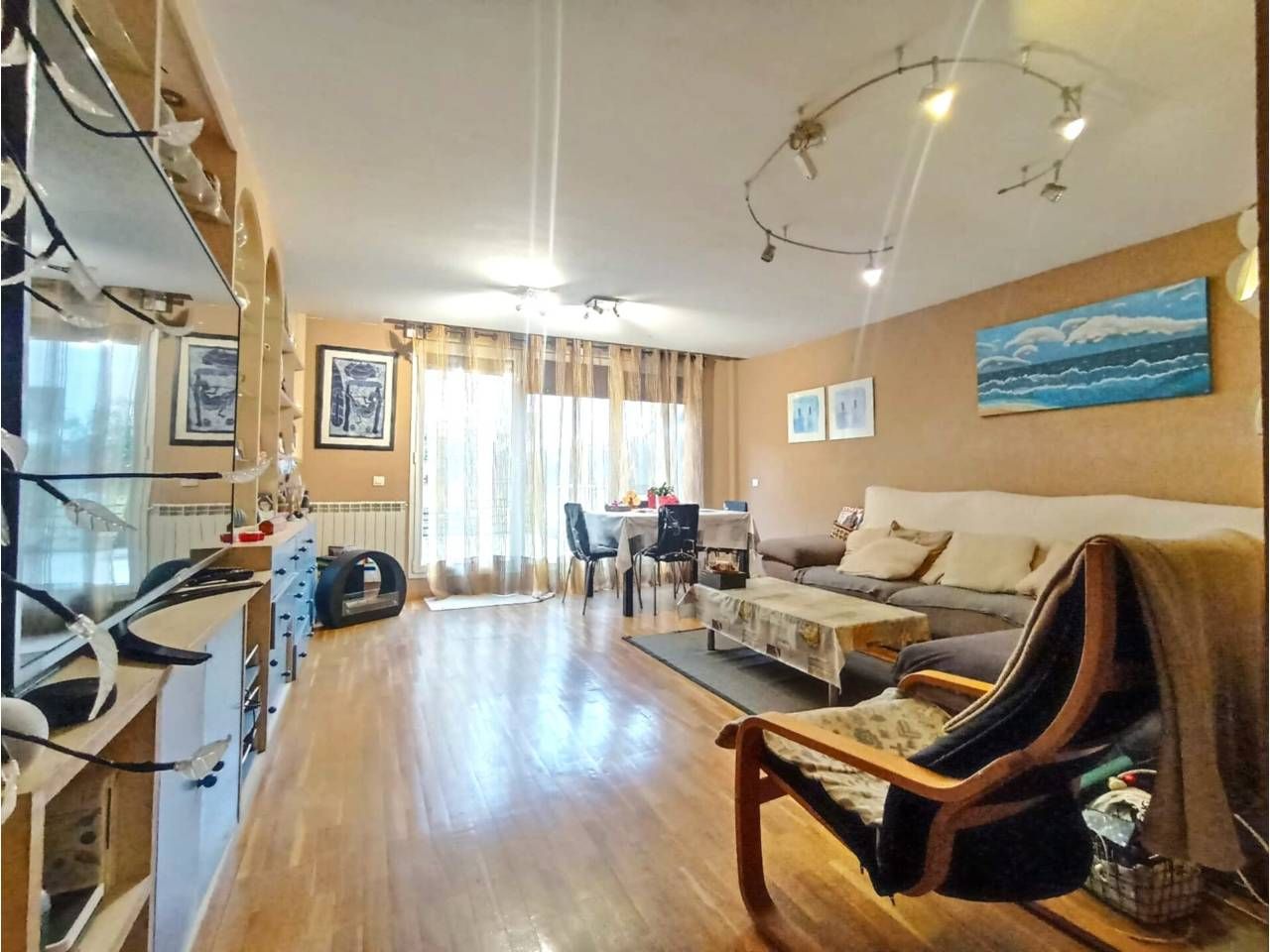 Sala de estar de Casa adosada en venta en Burgos Capital con Calefacción, Jardín privado y Parquet