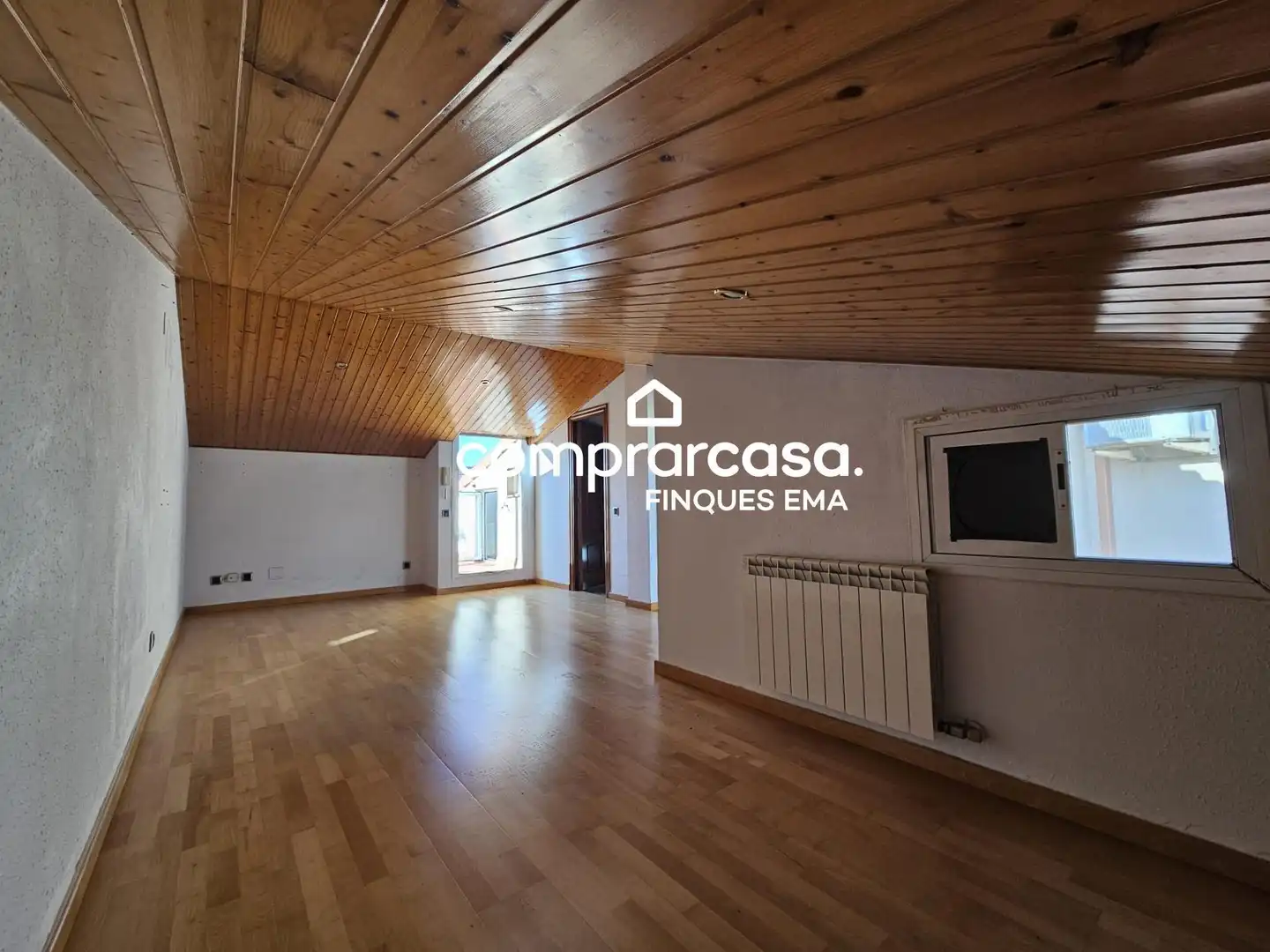 Sala d'estar de Àtic en venda en Rubí amb Terrassa, Balcó i Piscina comunitària