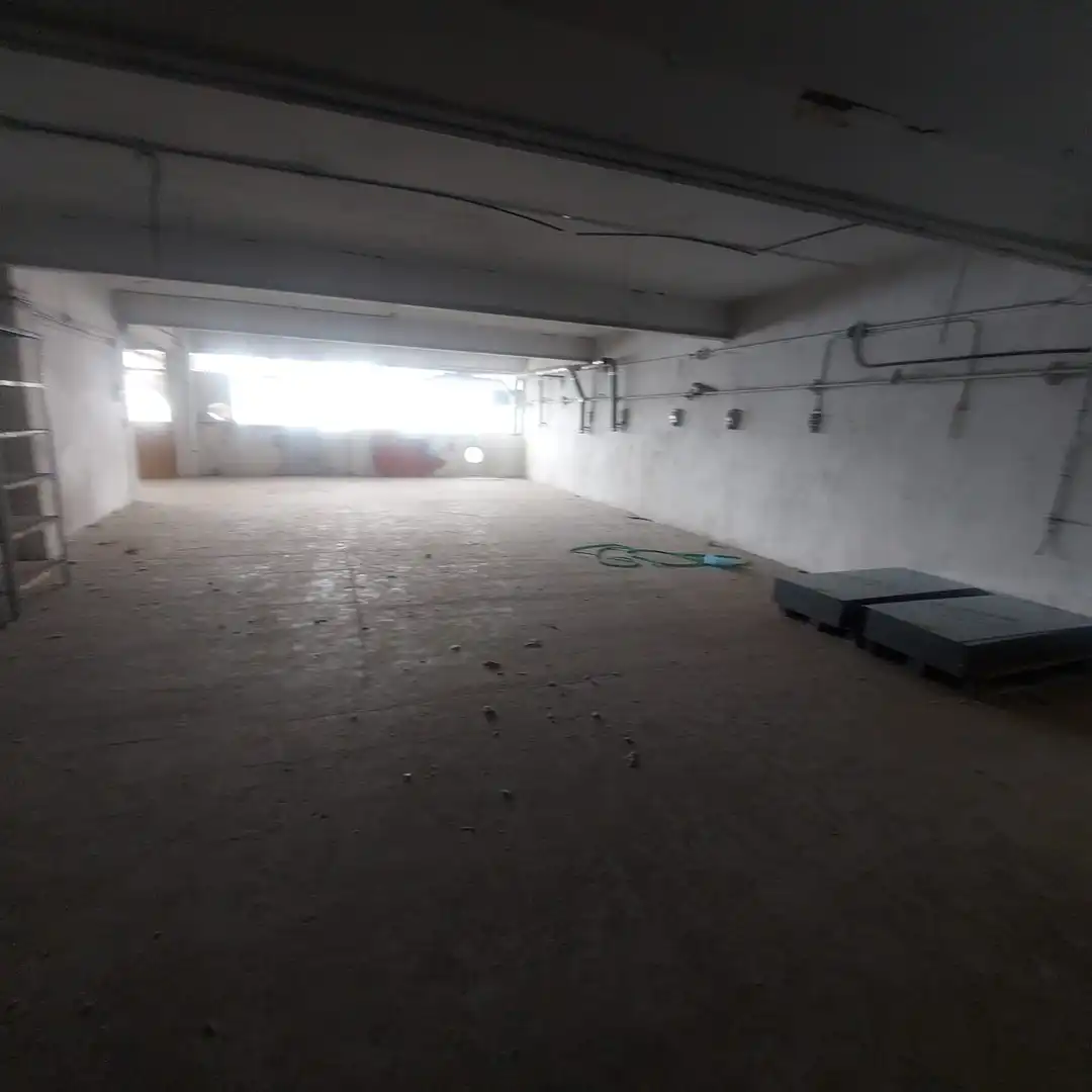 Local en venta en L'Hospitalet de Llobregat con Alarma