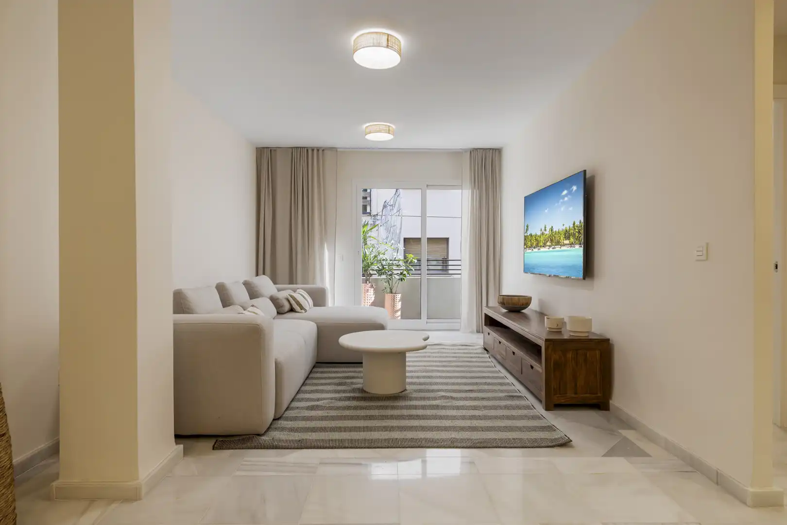 Apartamento con ascensor en venta en Estepona Pueblo, imagen 2