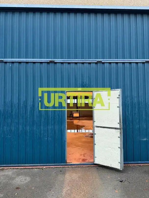 Außenansicht von Fabrikhallen zum Verkauf in Aretxabaleta, Gipuzkoa
