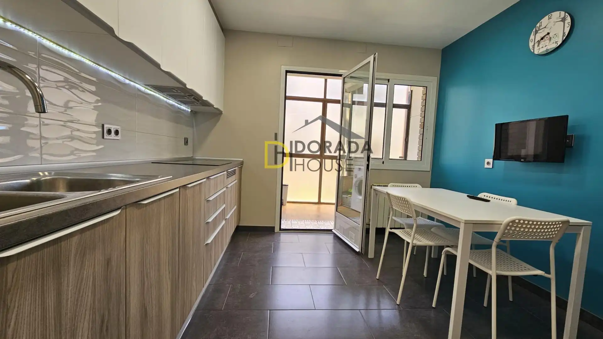 Kitchen of Flat for sale in Salou  with Air Conditioner, Heating and Parquet flooring