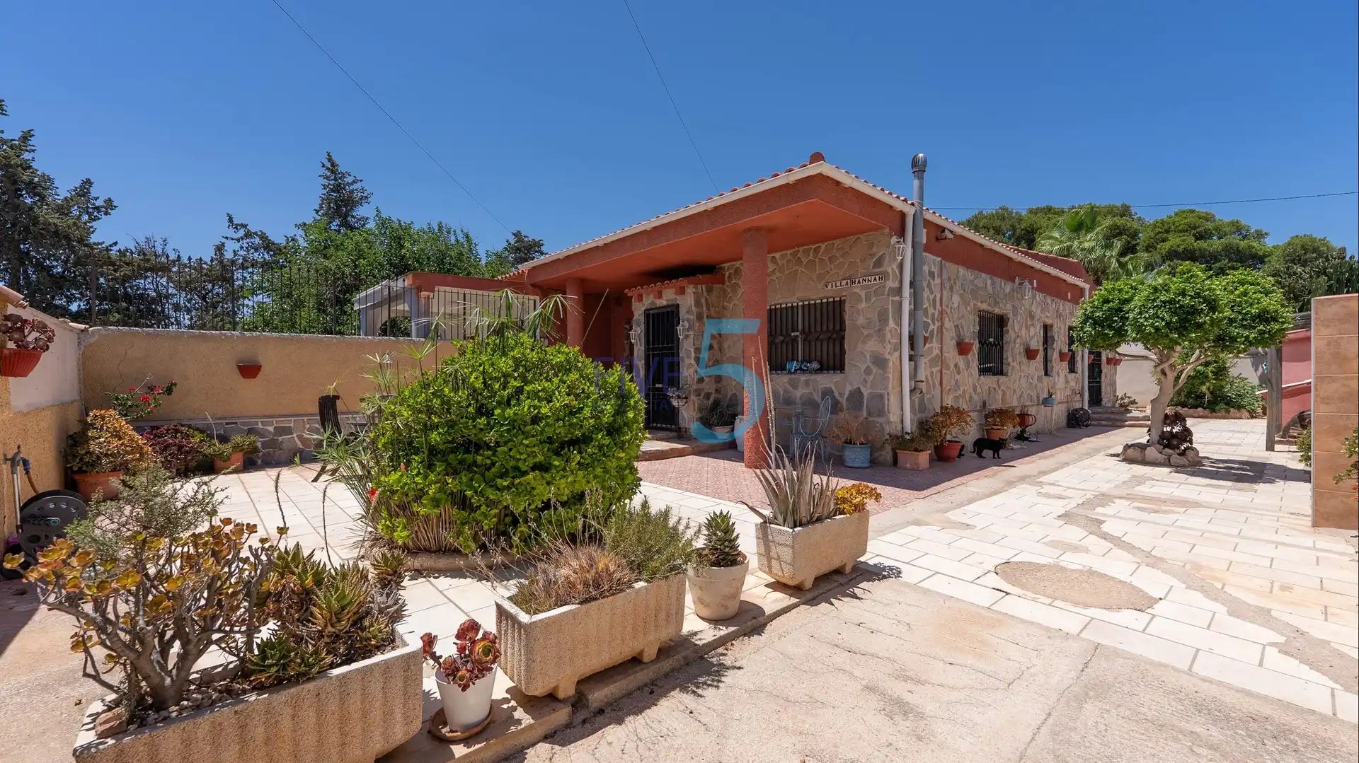 Vista exterior de Casa o xalet en venda en Cartagena amb Calefacció, Terrassa i Moblat