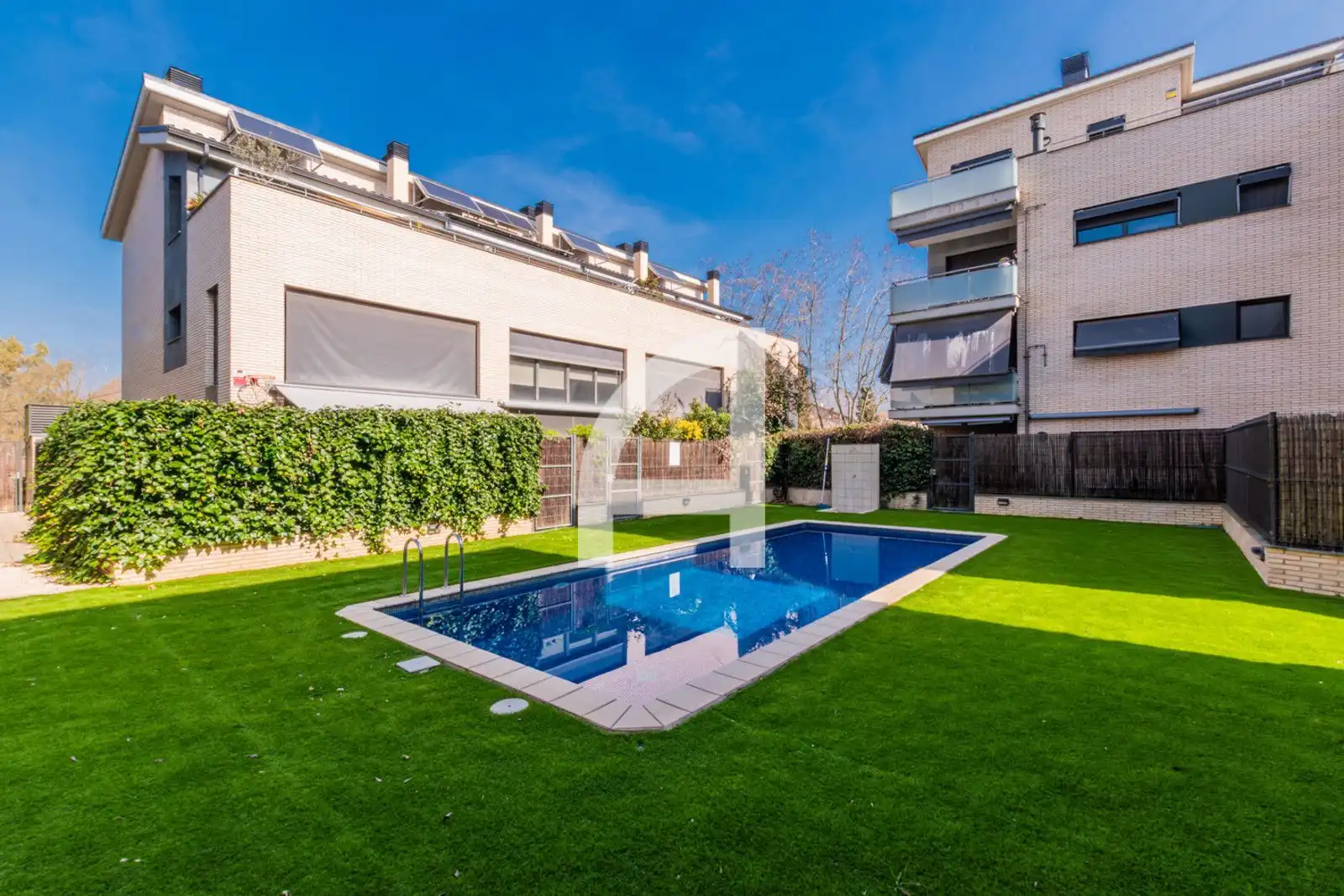 Piscina de Casa o xalet en venda en Cardedeu amb Aire condicionat, Calefacció i Jardí privat