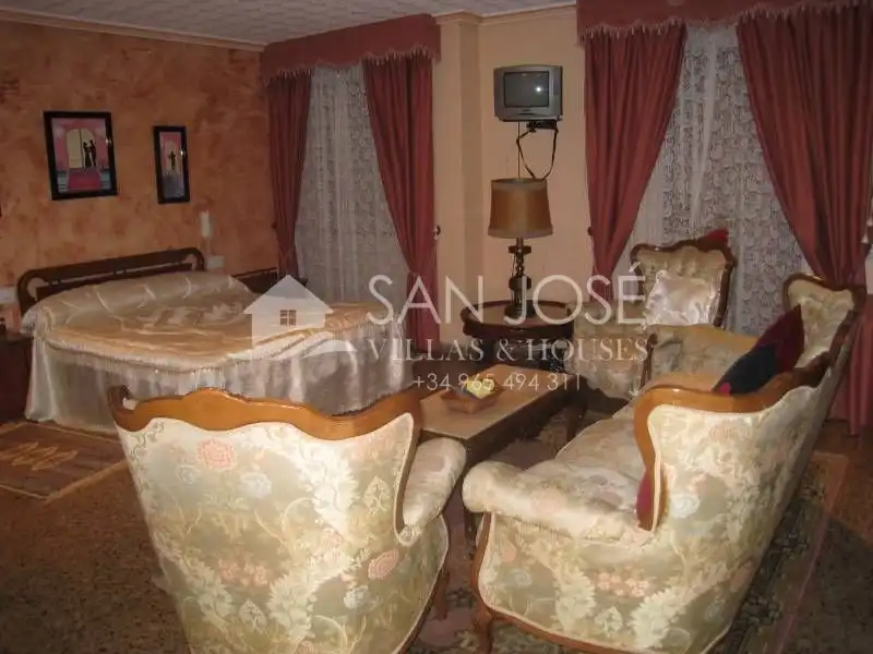 Wohnzimmer von Gebäude zum Verkauf in Aspe