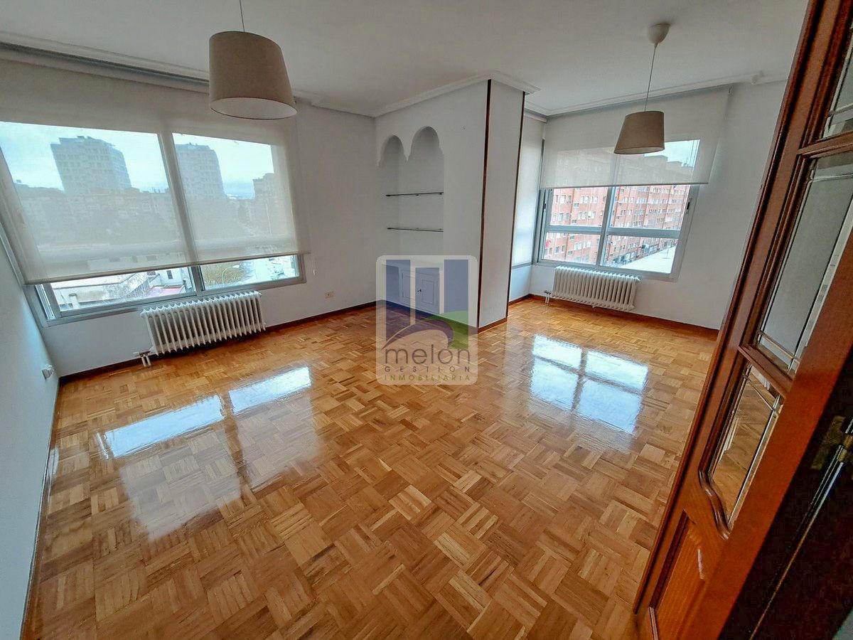 Sala de estar de Piso en venta en Burgos Capital con Trastero