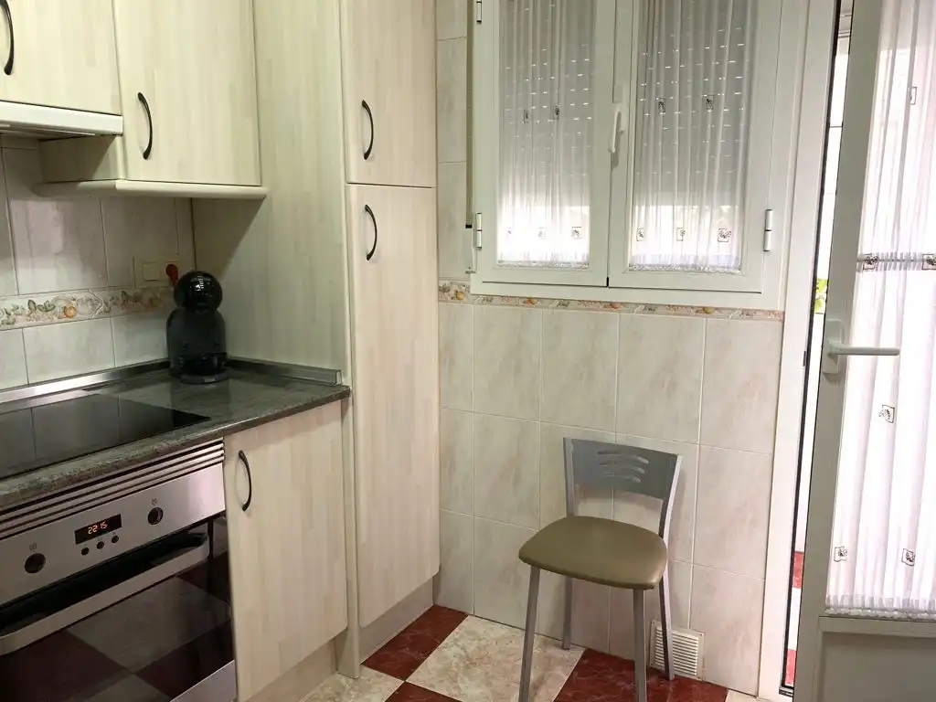 Cuina de Casa o xalet en venda en Baza amb Moblat