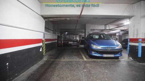 Inmobiliaria Basconia gestiona la venta de parcela de garaje para coche mediano grande., imatge 2