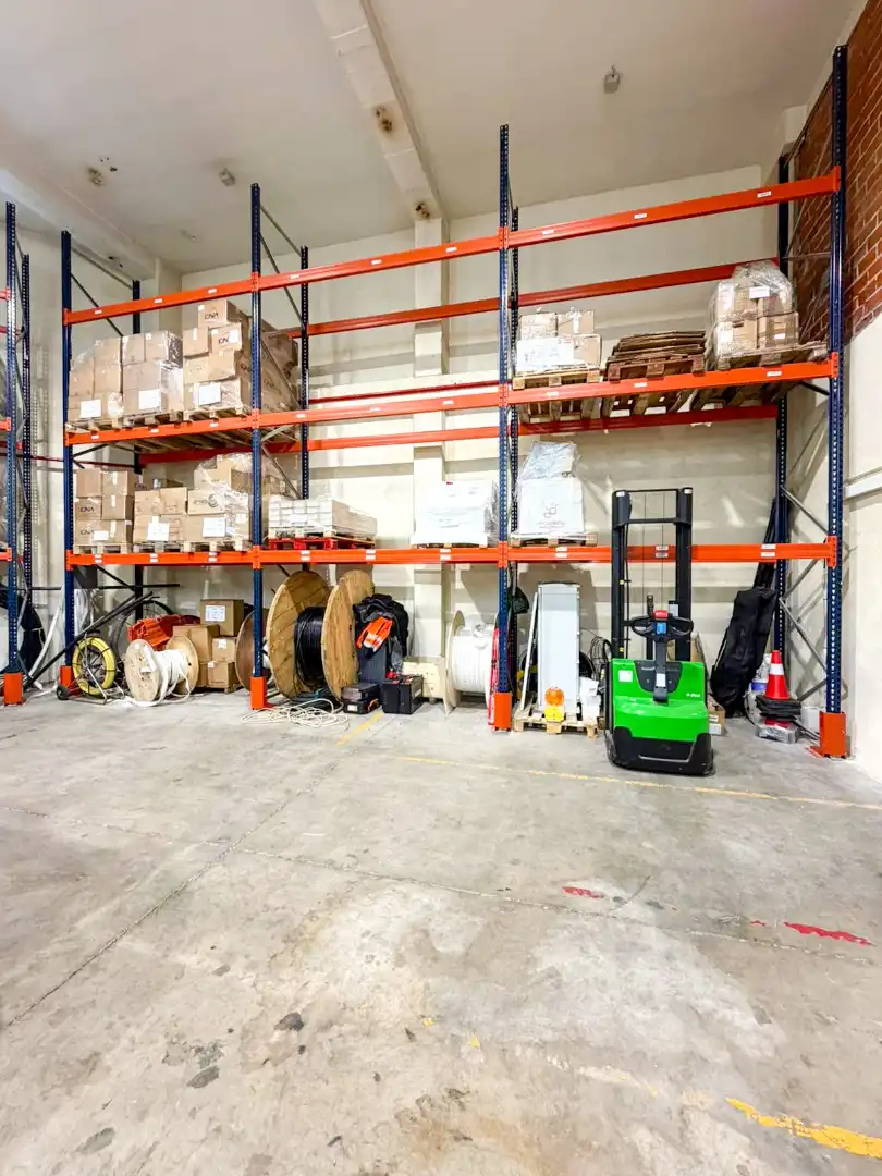 Nau industrial en venda en San Sebastián de los Reyes amb Calefacció i Alarma