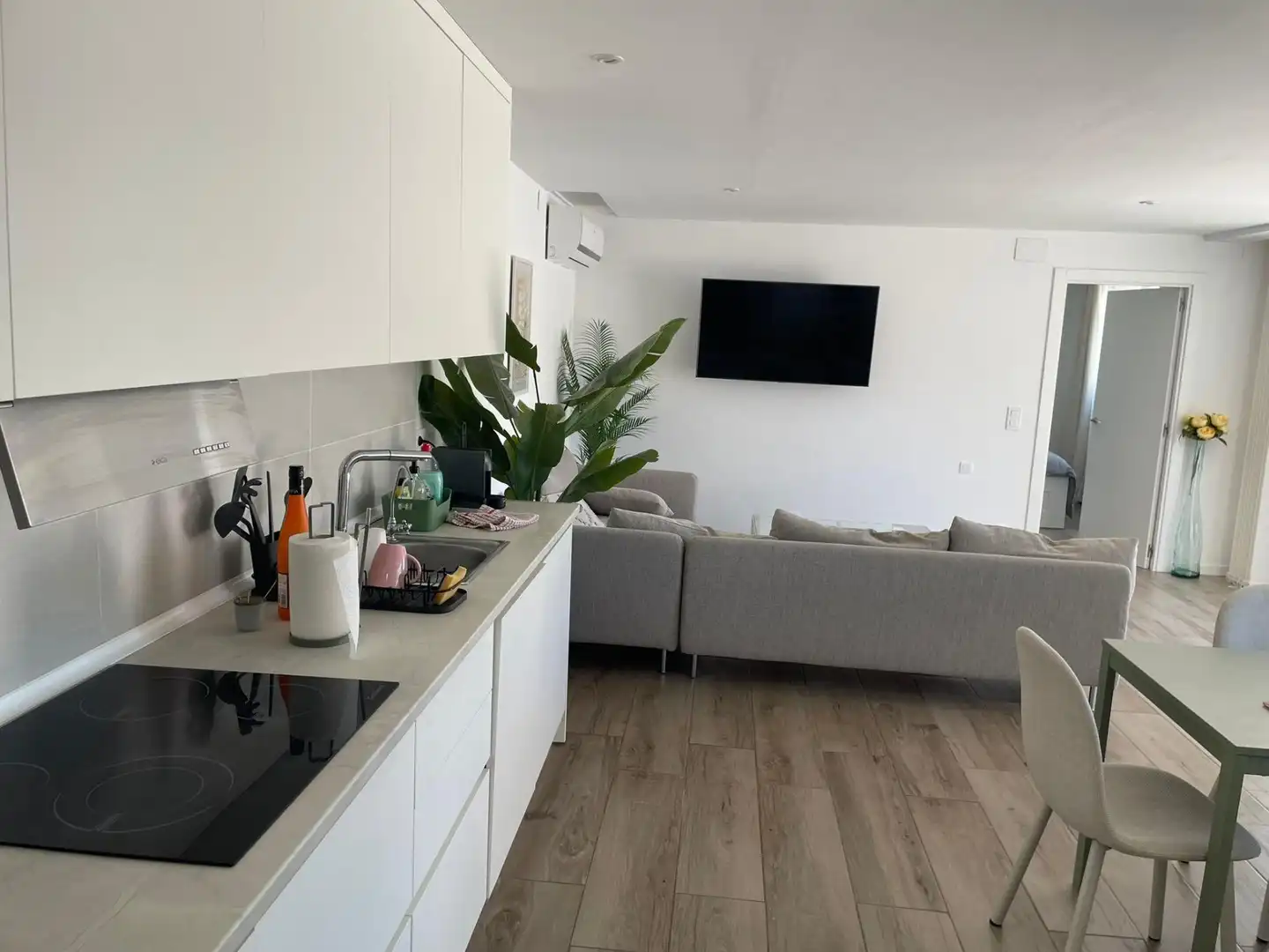 Kitchen of Houses for rent in Paterna  with Air Conditioner, Private garden and Parquet flooring