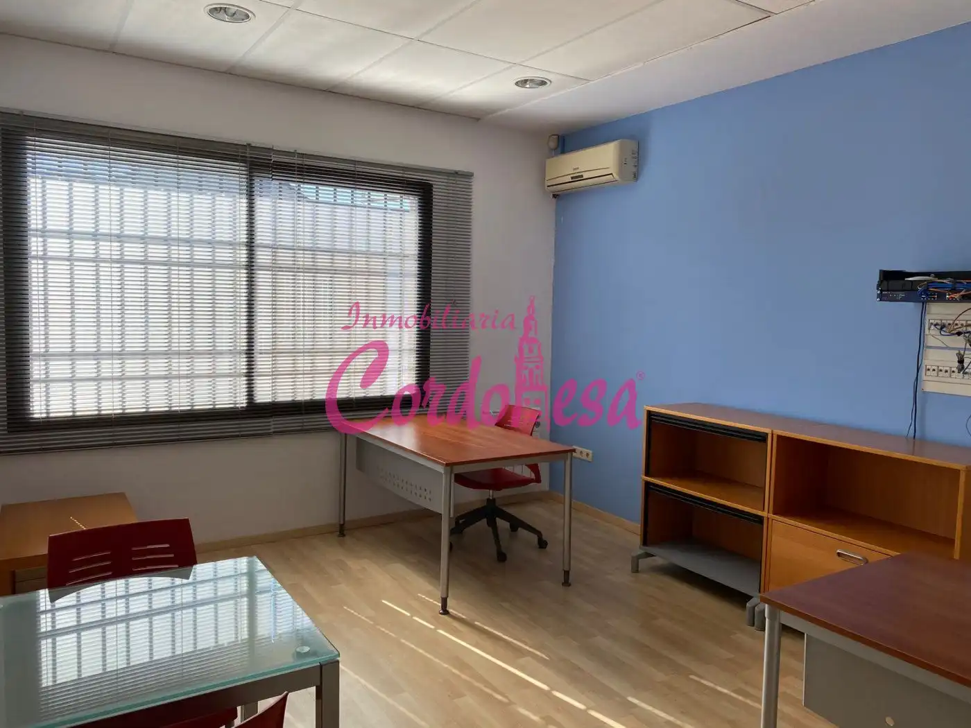 Oficina de alquiler en Alcolea