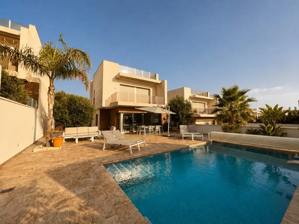 Casa con piscina en venta en N/A