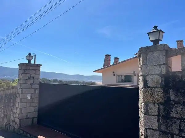Vista exterior de Casa o chalet en venta en A Guarda   con Calefacción, Jardín privado y Terraza