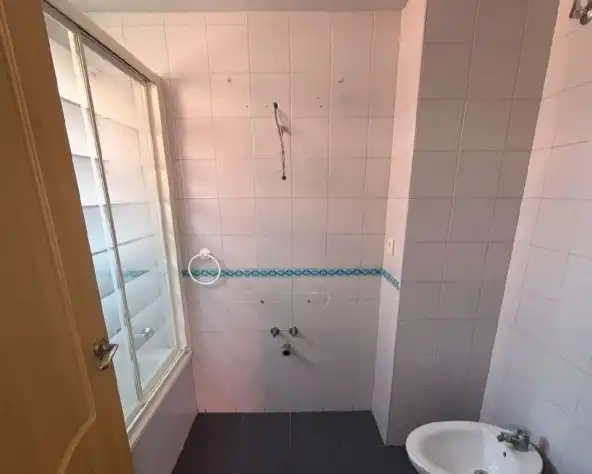 Bany de Pis en venda en Latina