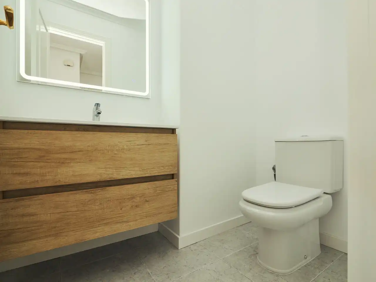 Baño de Apartamento en venta en Orihuela con Aire acondicionado, Calefacción y Terraza