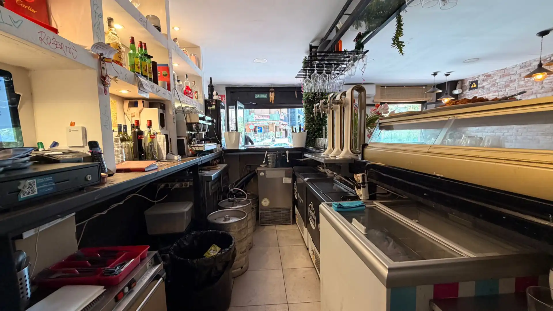 Cocina de Local en traspaso en Madrid con Aire acondicionado, Calefacción y Amueblado