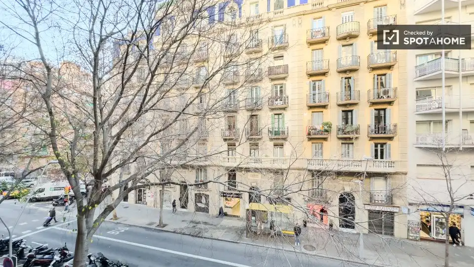 Vista exterior de Piso para compartir en Eixample