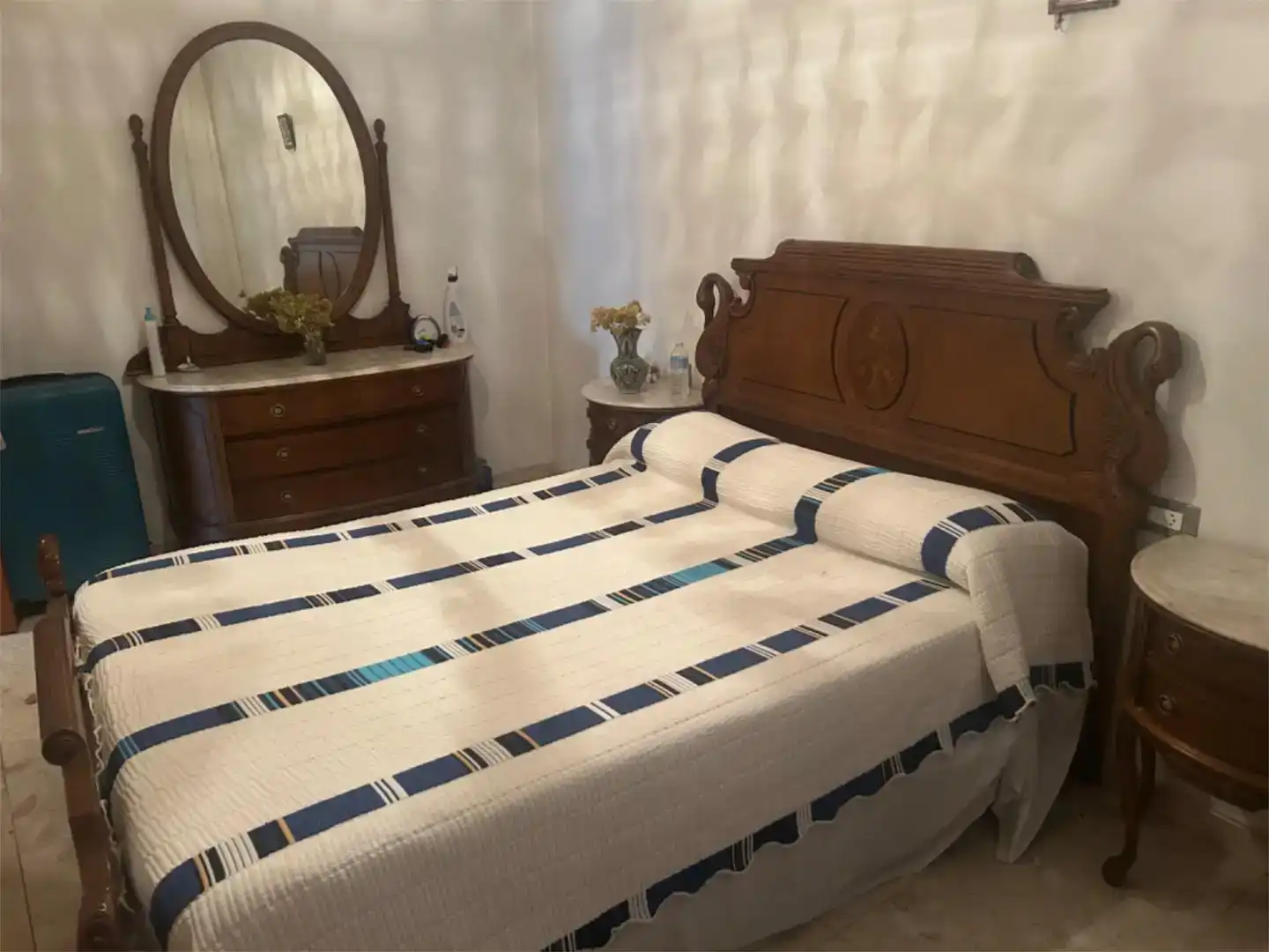 Habitación de Casa adosada en venta en Alloza, Teruel