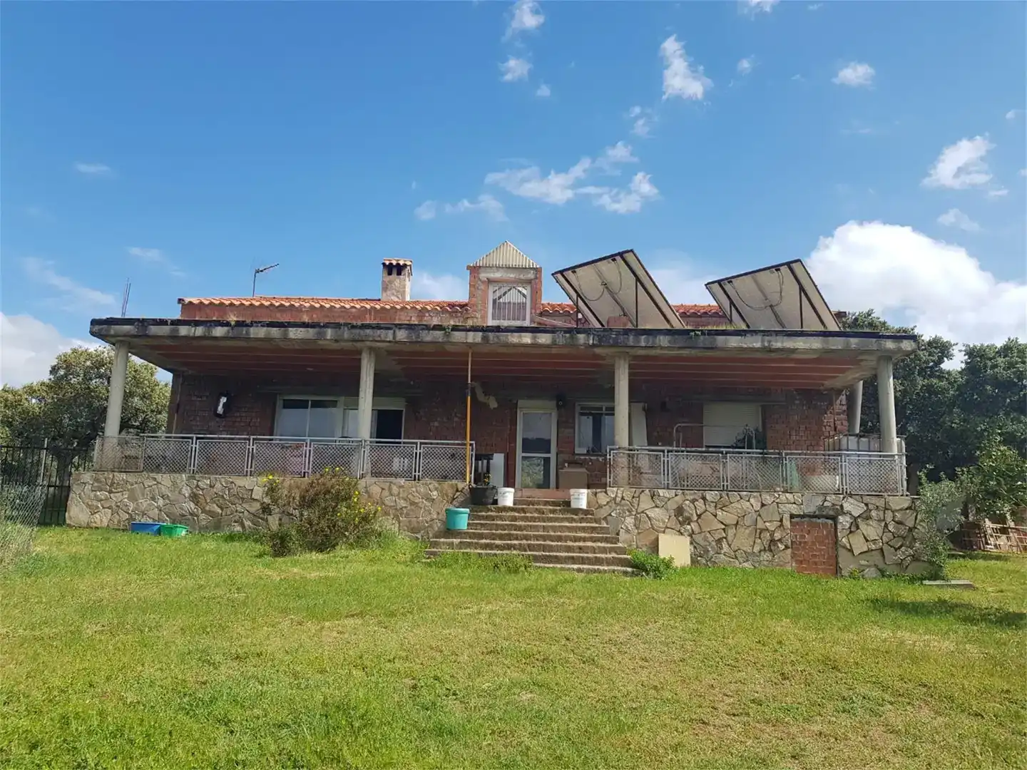 Vista exterior de Finca rústica en venda en Casas del Castañar