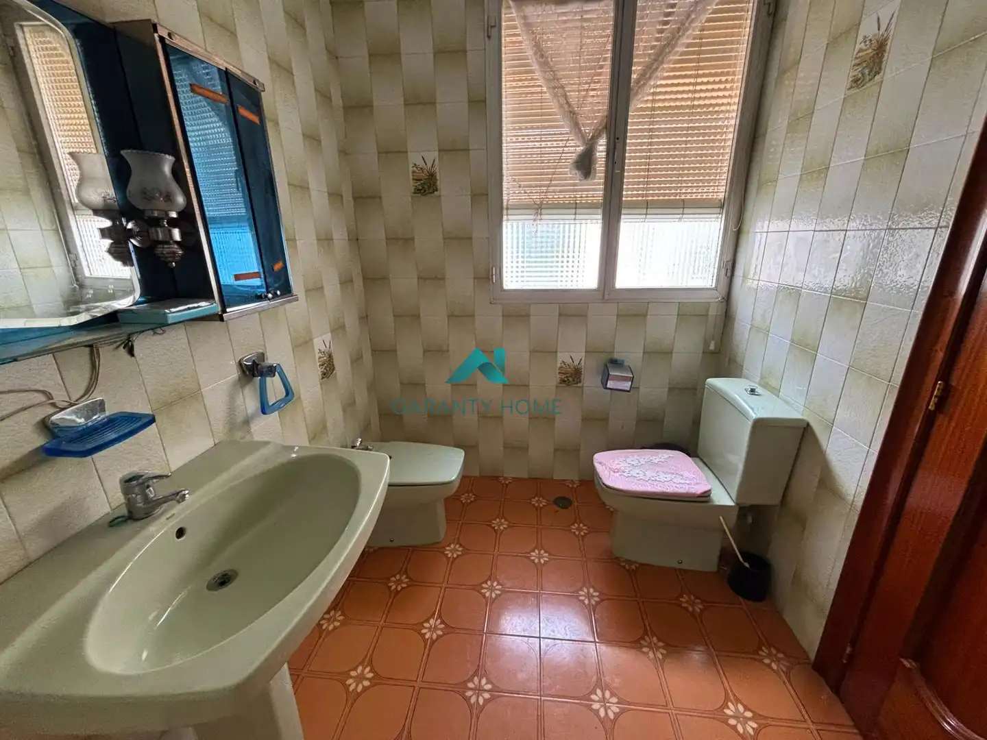 Bathroom of Houses for sale in Jamilena  with Air Conditioner, Terrace and Balcony