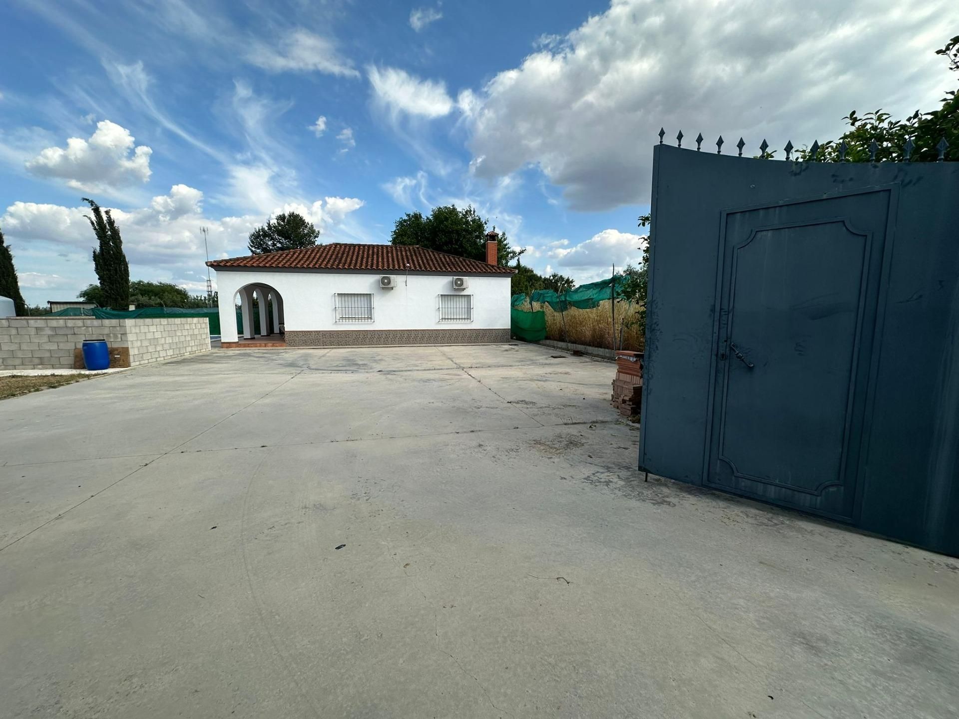 Exterior view of House or chalet for sale in Marchena  with Heating