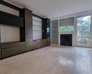 Living room of Flat for sale in  Barcelona Capital  with Heating, Private garden and Terrace