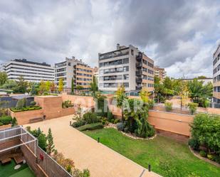 Vista exterior de Pis en venda en San Sebastián de los Reyes amb Aire condicionat, Calefacció i Parquet