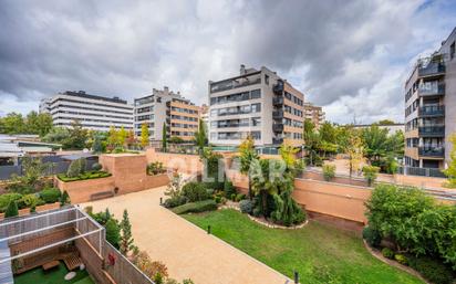 Vista exterior de Pis en venda en San Sebastián de los Reyes amb Aire condicionat i Terrassa