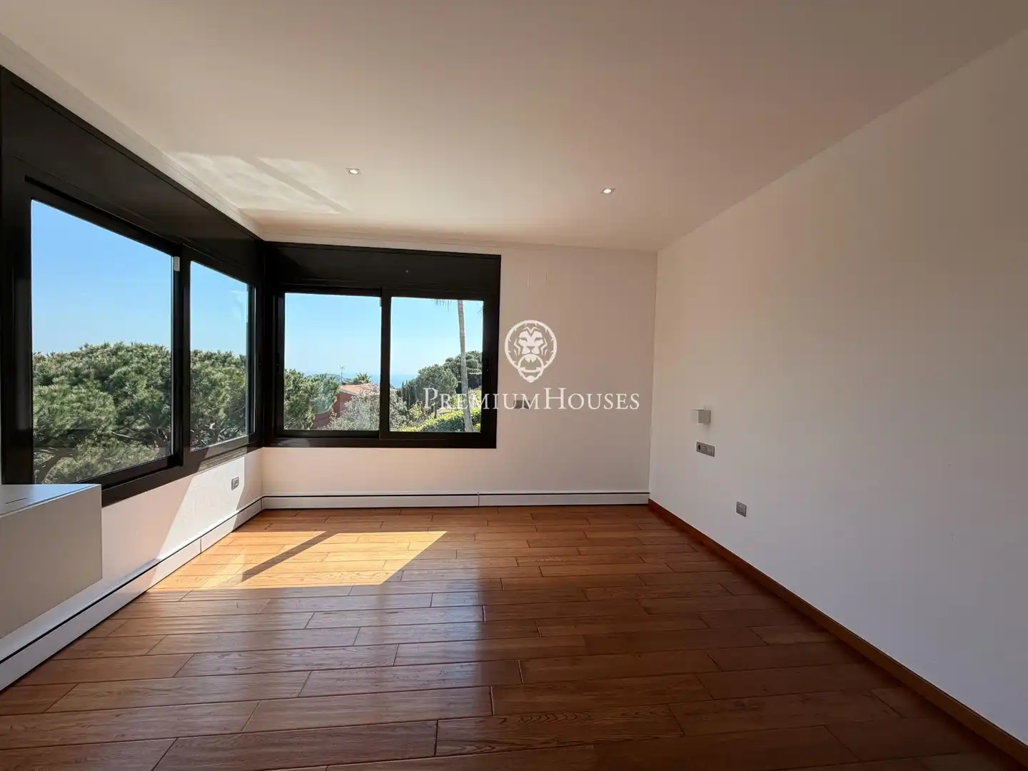 Bedroom of Houses for sale in Sant Andreu de Llavaneres  with Heating, Private garden and Parquet flooring
