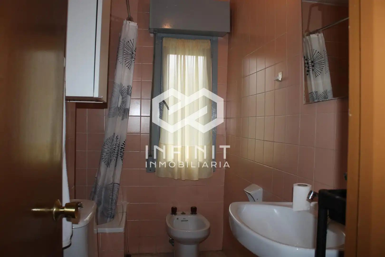 Baño de Piso en venta en Ibias con Calefacción y Trastero