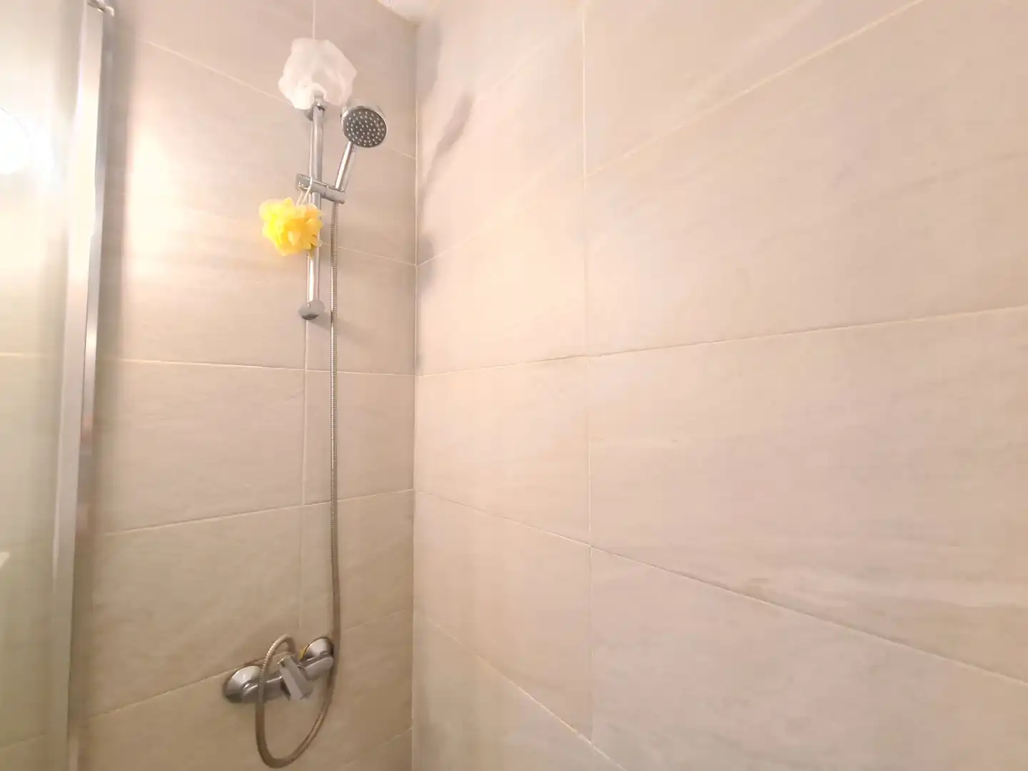 Bathroom of Flat for sale in Sevilla  with Air Conditioner, Storage room and Balcony