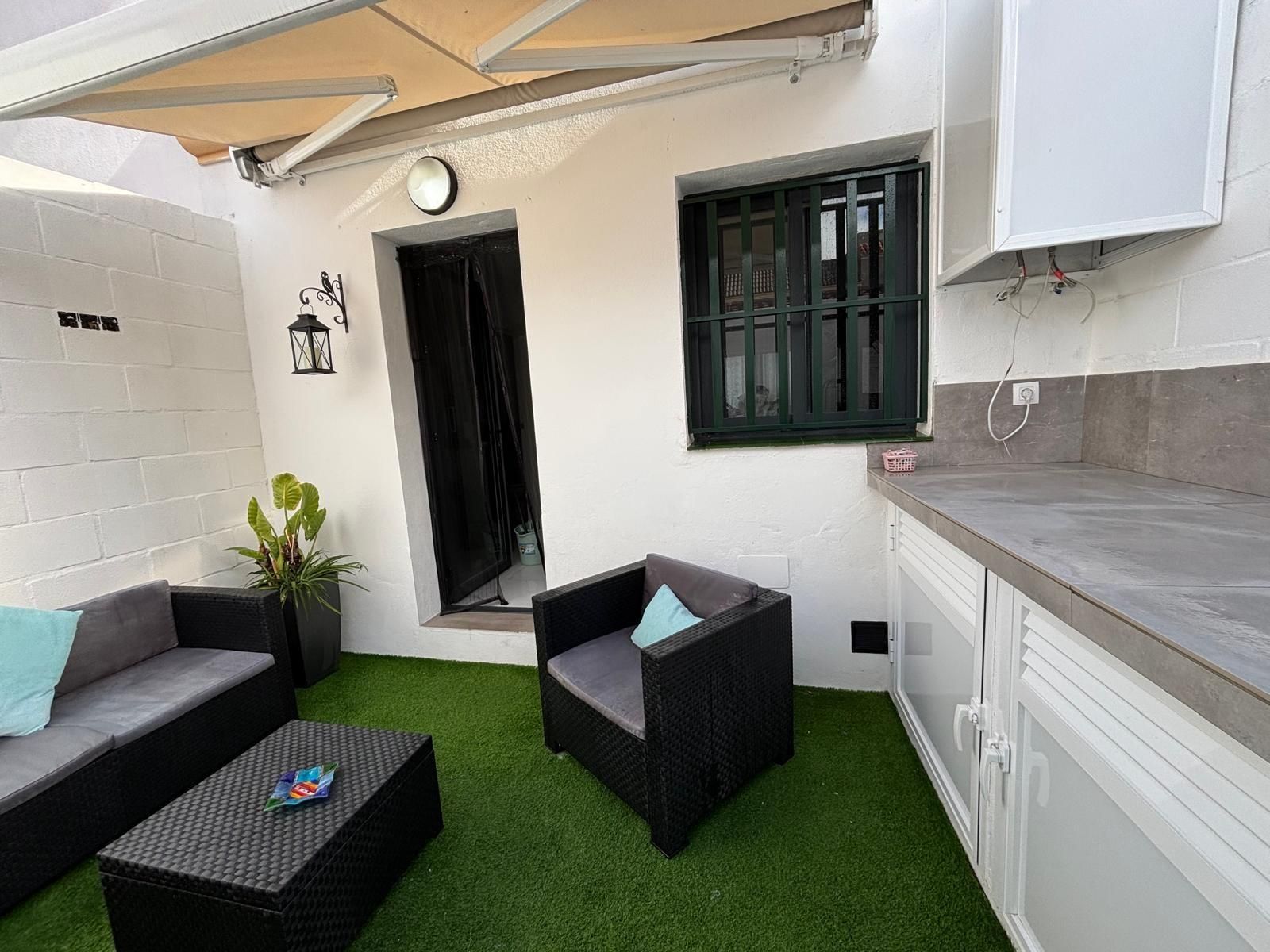 Terrace of Single-family semi-detached for sale in Algeciras