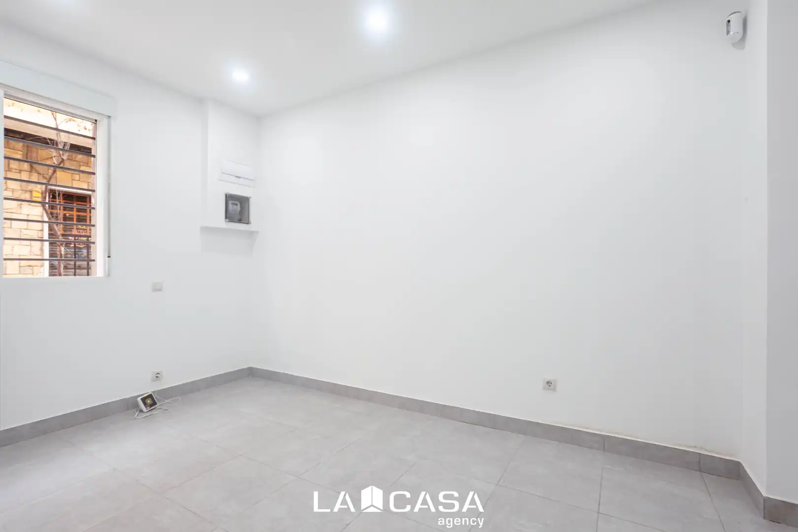 Ground floor for sale in  Barcelona Capital  with Heating