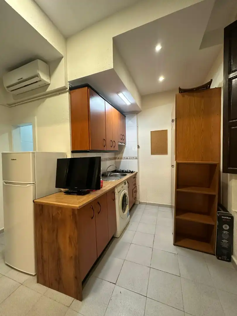 Estudi de lloguer a Calle San Jerónimo, 29, Centro - Sagrario