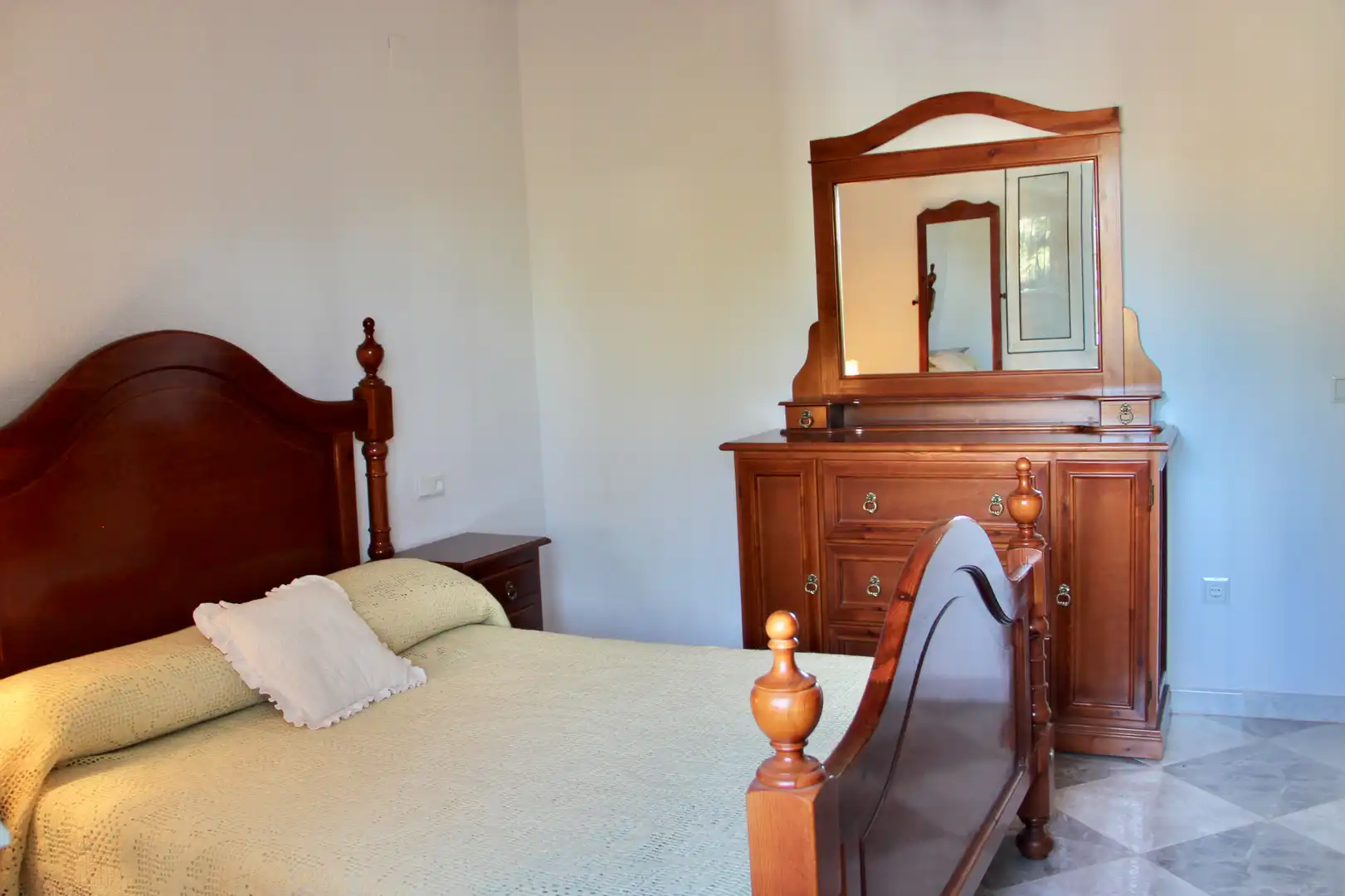Dormitori de Casa o xalet en venda en Benaocaz amb Jardí privat, Terrassa i Traster